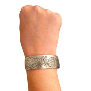 Kirk Stieff Pewter Violet 900-2 Collection Flower Cuff Bracelet